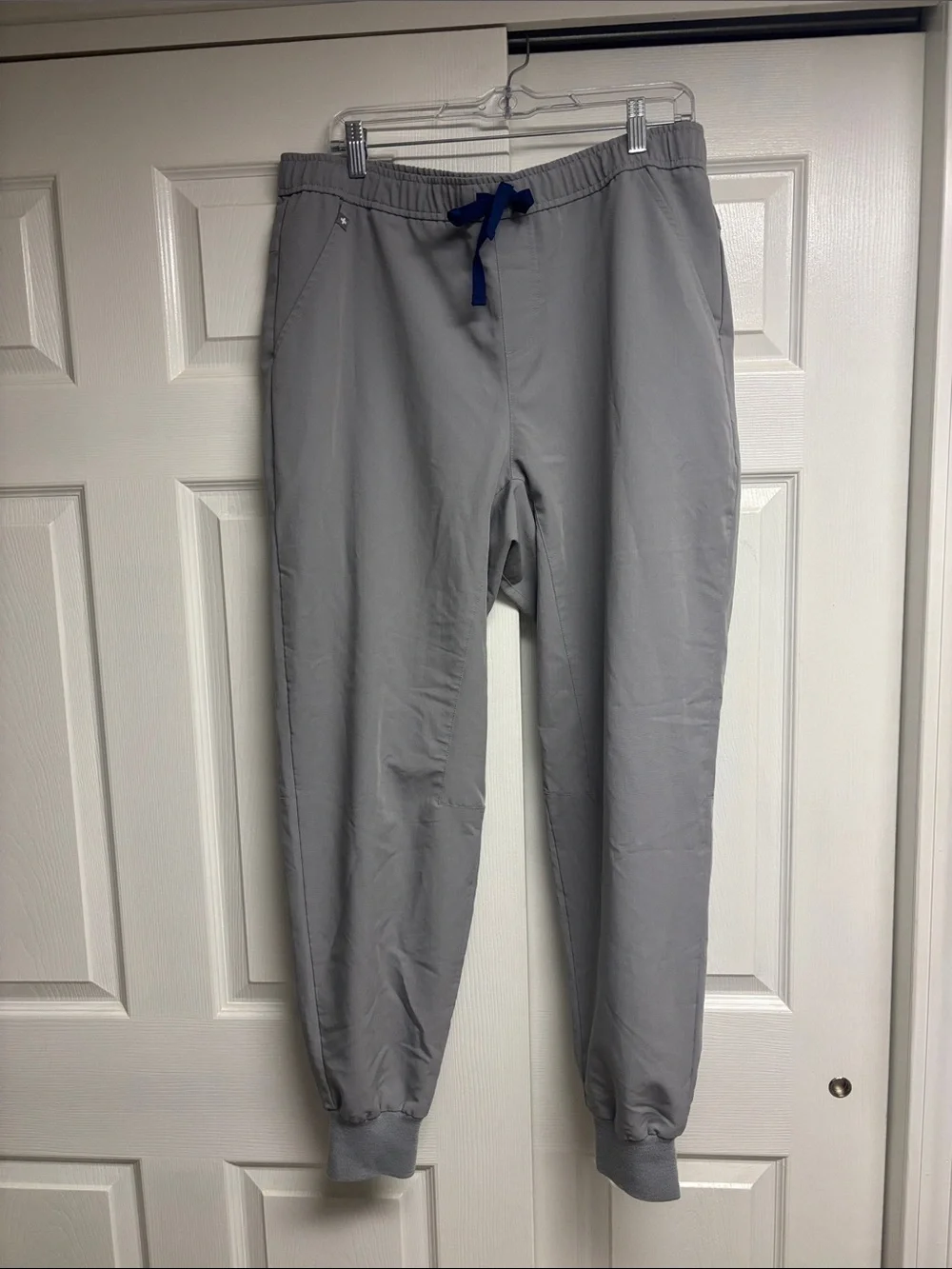Men’s Figs Tansen Grey Jogger Scrub Pant Size XL